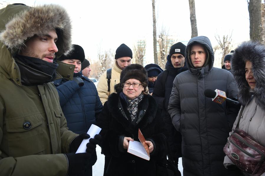 «Дворы не для машин, а для людей»