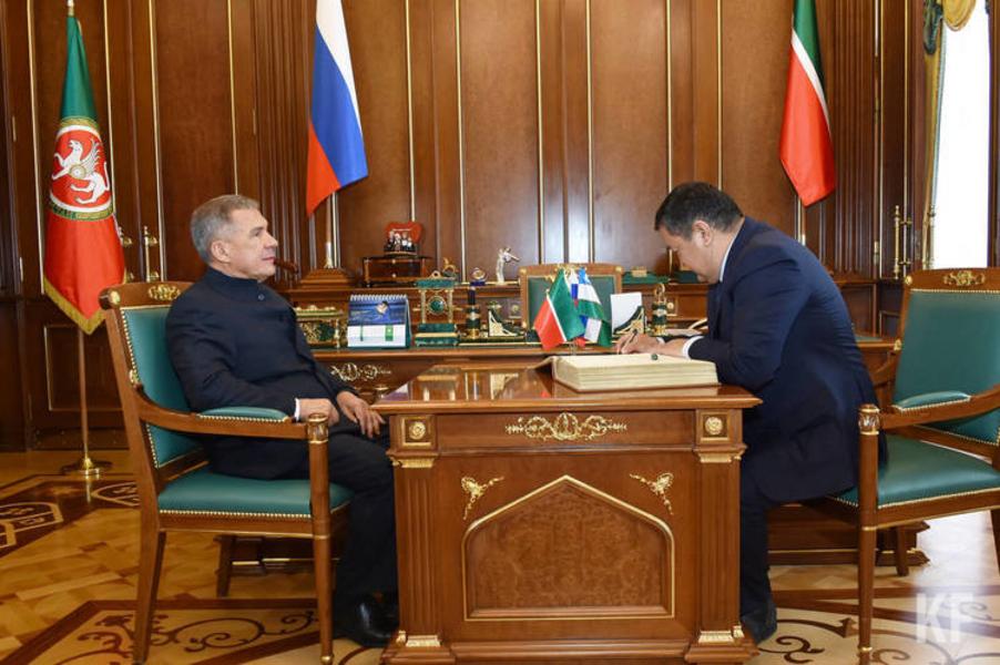 Рустам Минниханов предложил организовать прямой рейс Казань - Бухара