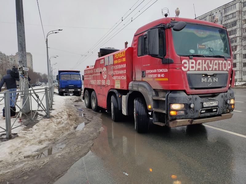 В Казани водителя грузовика оштрафовали за парковку на автобусной полосе
