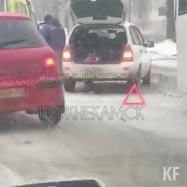 В Нижнекамске водитель сбил двух студентов