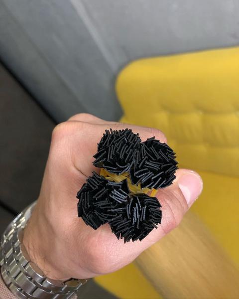 В Челнах рабочий бросил цех по изготовлению запчастей и занялся наращиванием волос