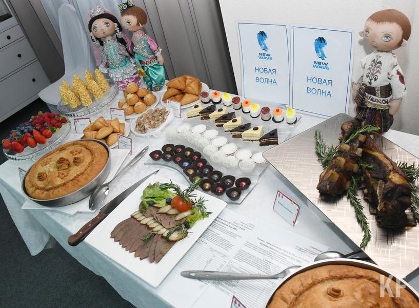 Ильсура Метшина накормили котлетами из нового меню казанских школ