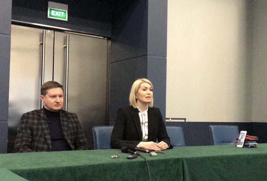 Из «Барс-Медиа» бегут артисты. Они говорят, что там невозможно работать