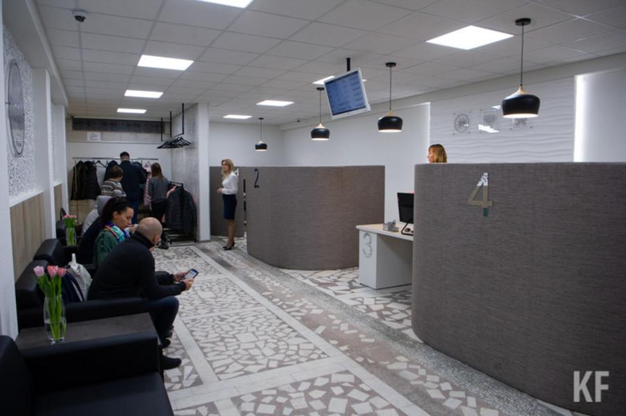 Ильсуру Метшину провели экскурсию в новом экспресс-офисе по оказанию госуслуг Ильсуру Метшину провели экскурсию в новом экспресс-офисе по оказанию госуслуг
