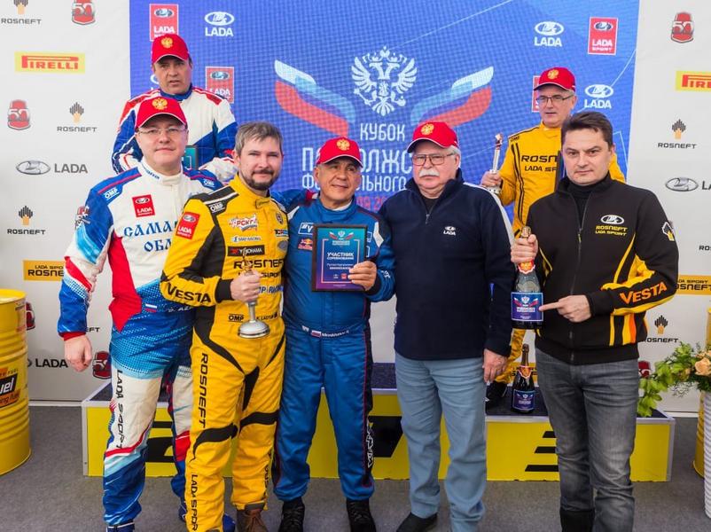 Рустам Минниханов лидер в гонке на Кубке ПФО в Тольятти Рустам Минниханов лидер в гонке на Кубке ПФО в Тольятти