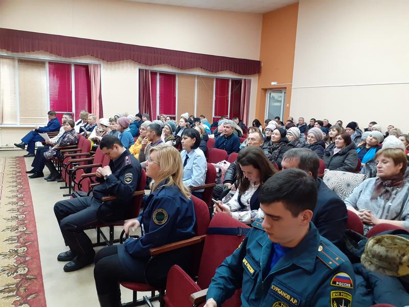 «Дворы не для машин, а для людей»