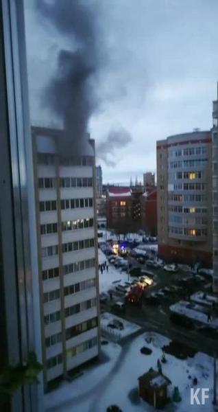 В Набережных Челнах горели квартира и иномарка