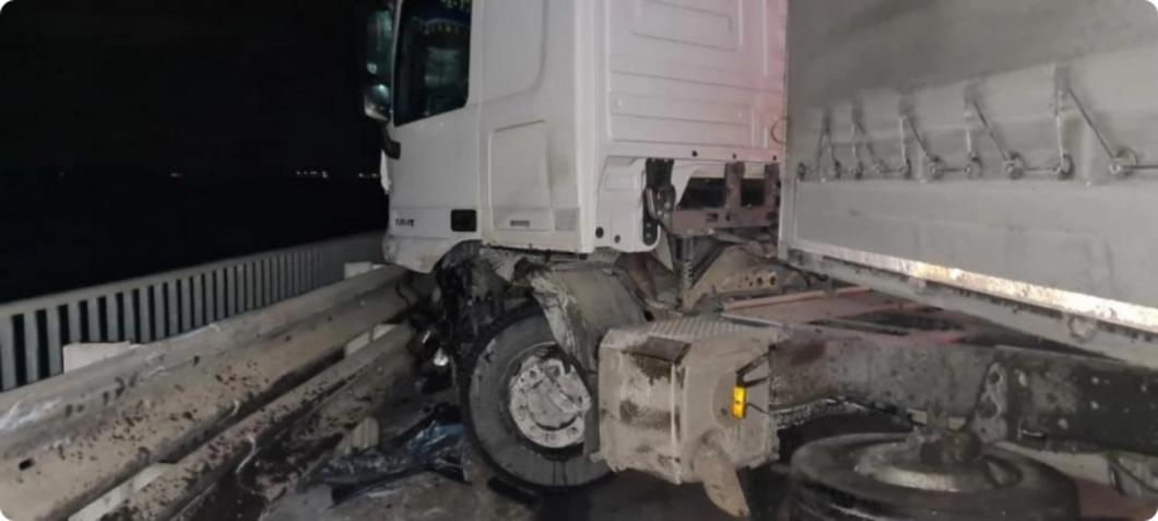 Появились подробности и фото страшной аварии в Татарстане, в которой погиб 26-летний водитель Появились подробности и фото страшной аварии в Татарстане, в которой погиб 26-летний водитель