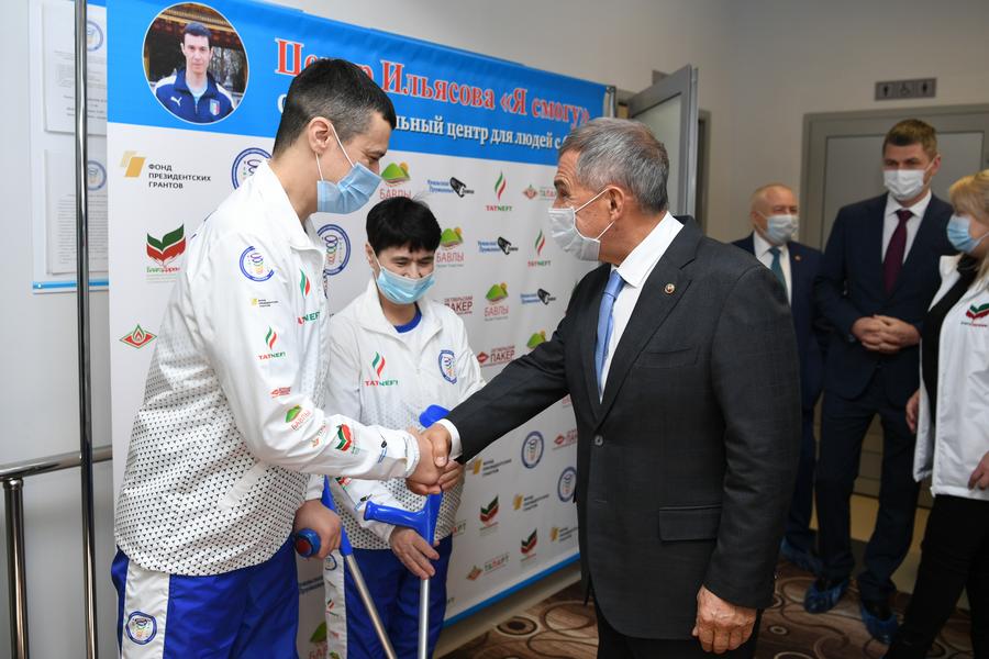 Минниханов, как и обещал, посетил в Бавлах реабилитационный центр Марата Ильясова