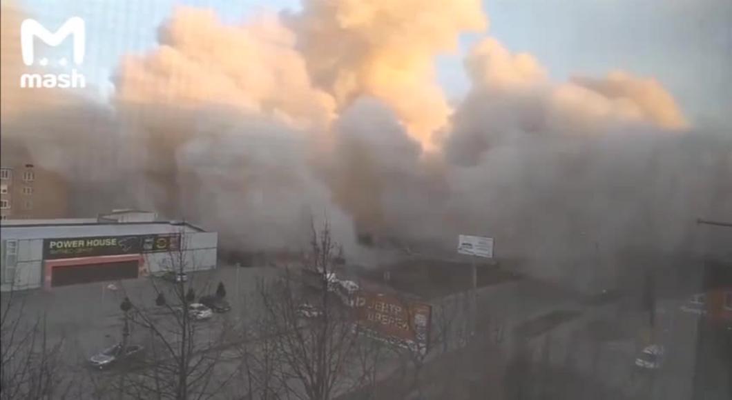Во время сильного взрыва во Владикавказе разрушился двухэтажный супермаркет «Магнит»