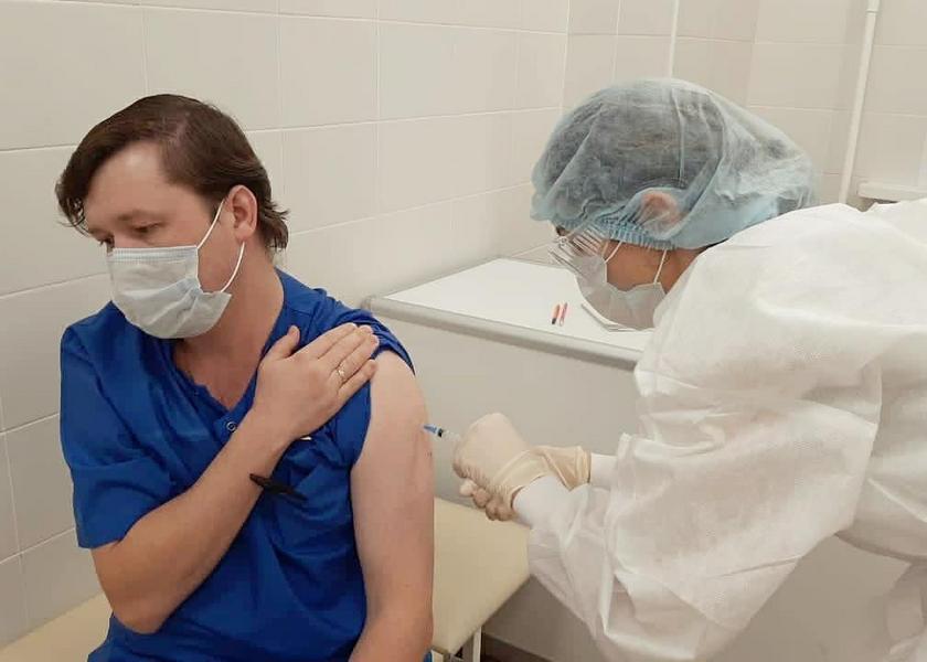 Казанские врачи больницы №18 о вакцине от ковида: Она работает – проверено на себе