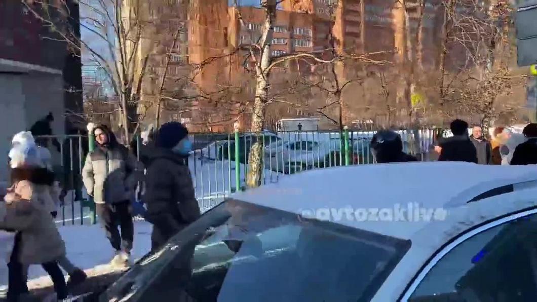 У здания Мосгорсуда, где прошло слушание по делу Навального, задержали более 230 человек