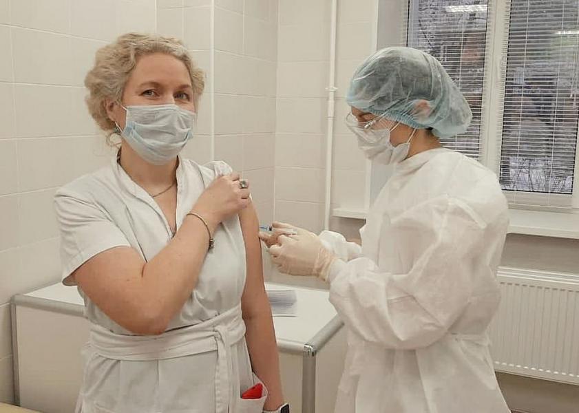 Казанские врачи больницы №18 о вакцине от ковида: Она работает – проверено на себе