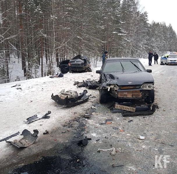 В крупном ДТП на трассе в Татарстане погибли два человека