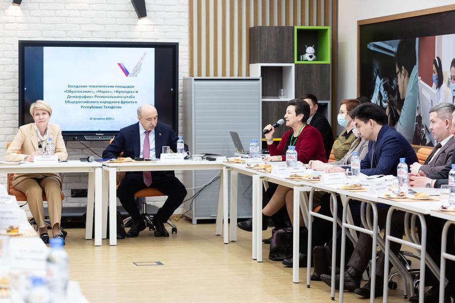 Елена Шмелева: Мы намерены включить школьников и студентов в решение приоритетных задач региона