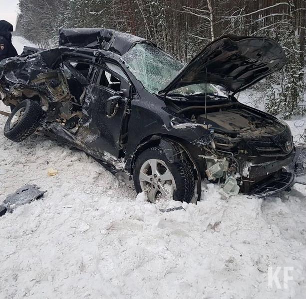 В крупном ДТП на трассе в Татарстане погибли два человека