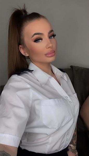 Осторожно, красотка за рулем: 24-летняя водитель автобуса покорила пассажиров