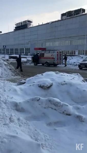 Из-за задымления к Заводу двигателей КАМАЗа съехались пожарные