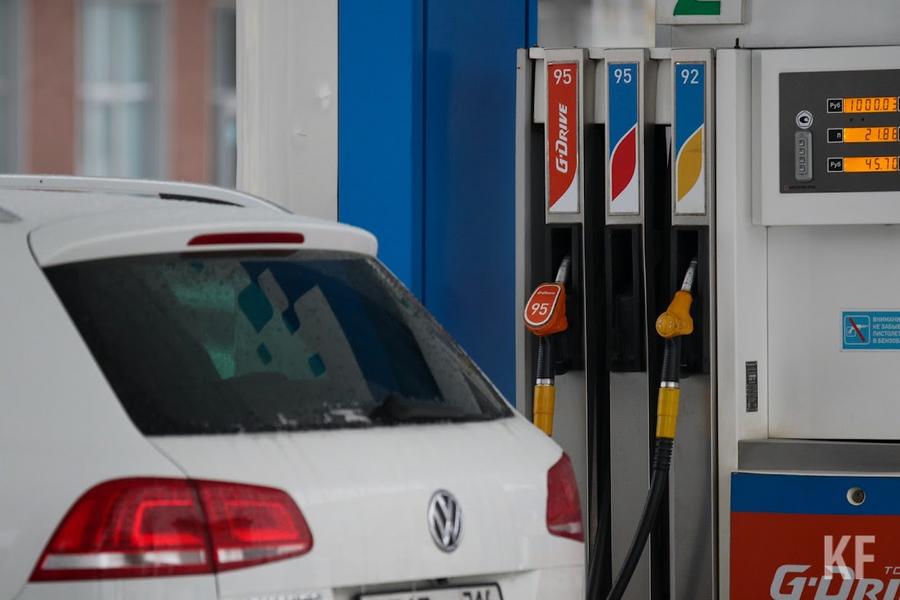 «Нефтяники будут получать больше денег от правительства, когда экспортные цены растут»: почему в Татарстане дорогой бензин