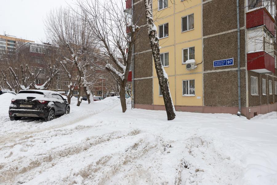 Главы казанских районов проверили качество уборки снега во дворах