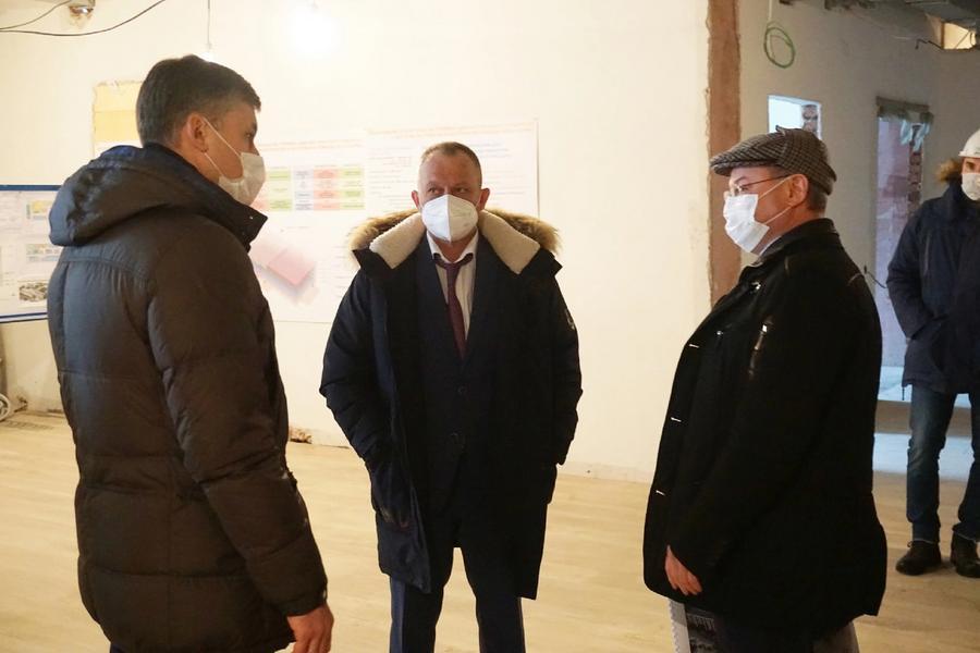 Замминистра здравоохранения Татарстана проинспектировал ход строительства приемно-диагностического отделения в Нижнекамске