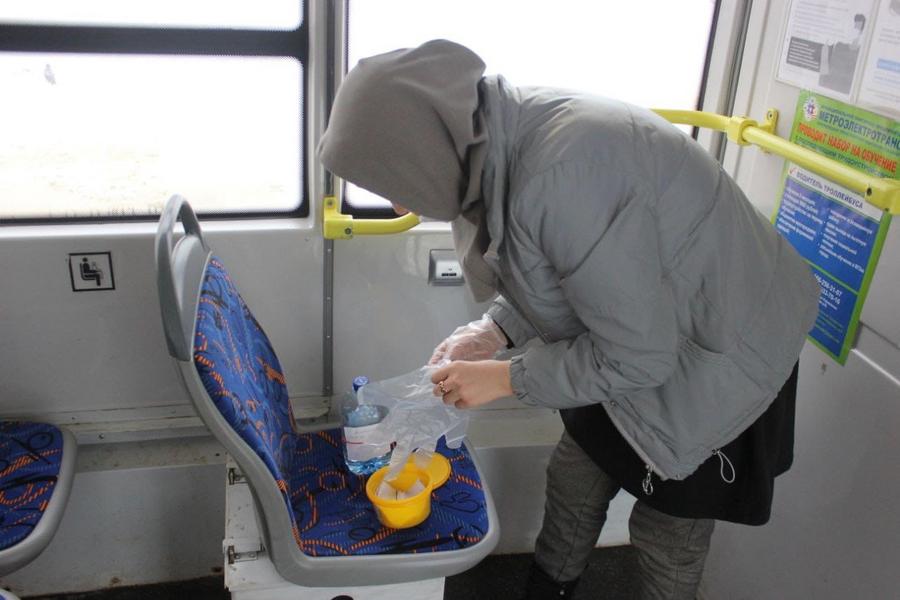 Казанские трамваи и троллейбусы продолжают проверять на санобработку