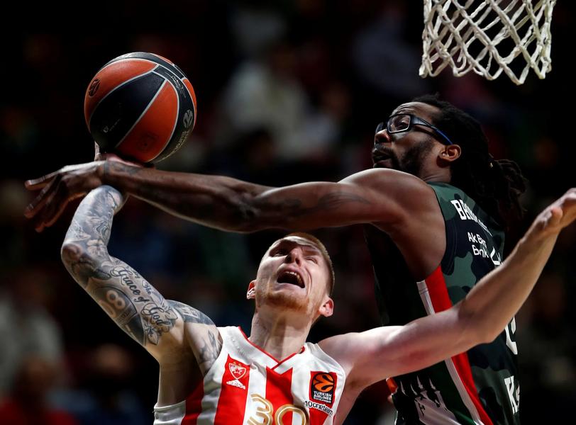 УНИКС не воспользовался осечками соперников и проиграл в домашнем матче Евролиги УНИКС не воспользовался осечками соперников и проиграл в домашнем матче Евролиги