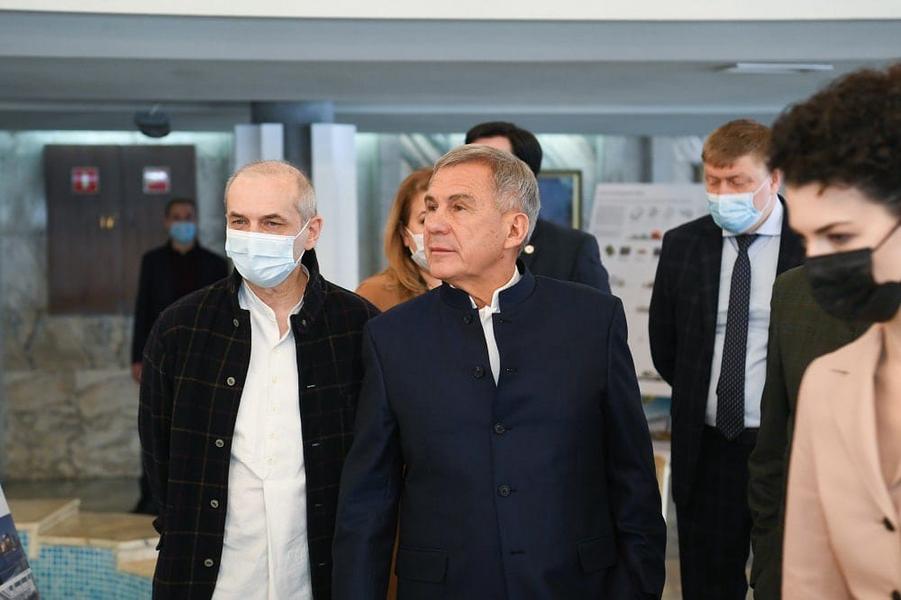 Минниханов изучил проекты из финала конкурса на разработку архитектурной концепции театра Камала