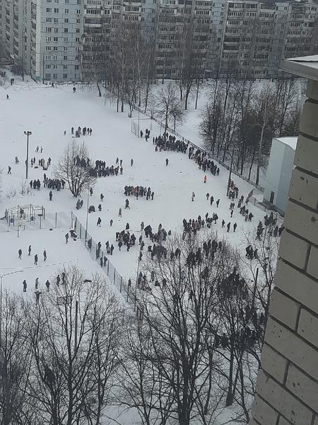 Из-за анонимок о минировании в Казани эвакуированы 10 школ