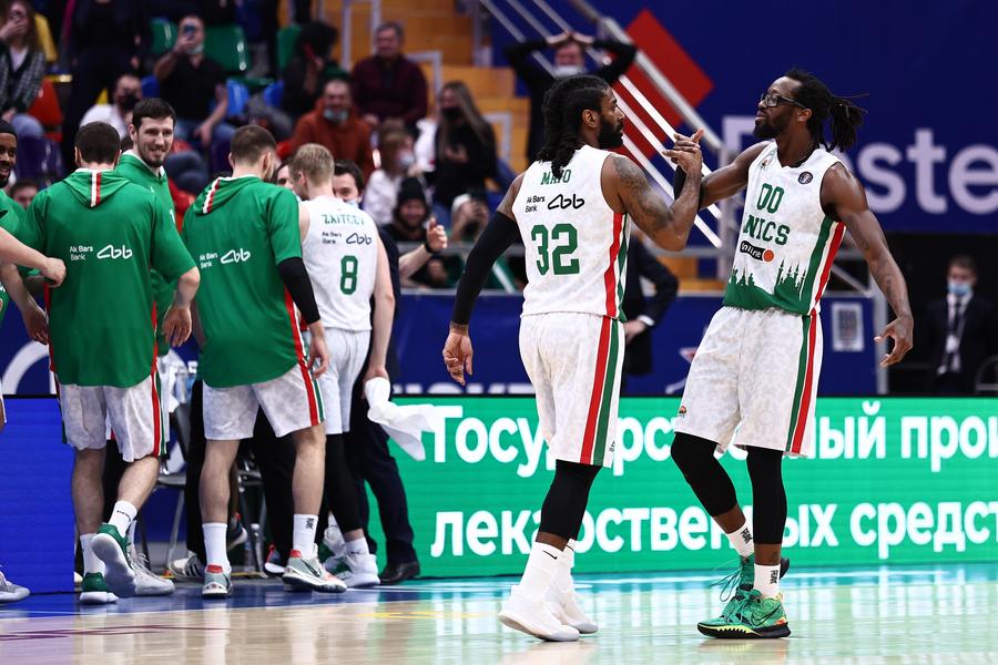 Железный Джон Браун III, хладнокровный О Джэй Мэйо и невероятный Марио Хезонья. УНИКС в матче с тремя овертаймами обыграл ЦСКА