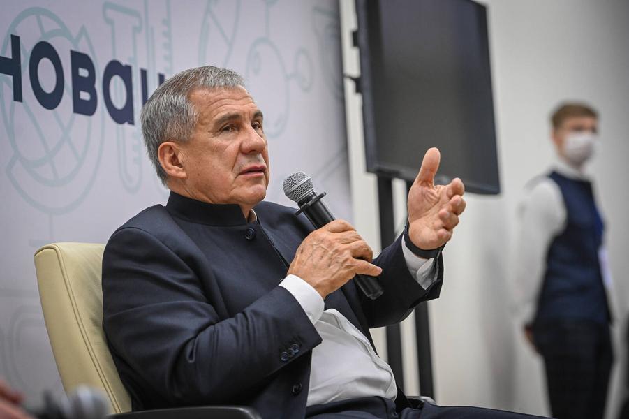 Минниханов встретился с молодыми учеными Татарстана