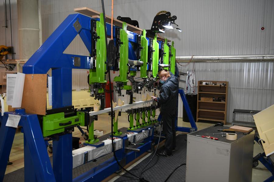 Рустам Минниханов попросил Дениса Мантурова учесть в госзаказах конкурентную зарплату для рабочих