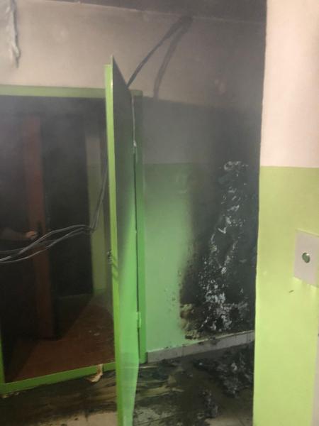 Неосторожное обращение с огнем стало причиной пожара в нижнекамской многоэтажке