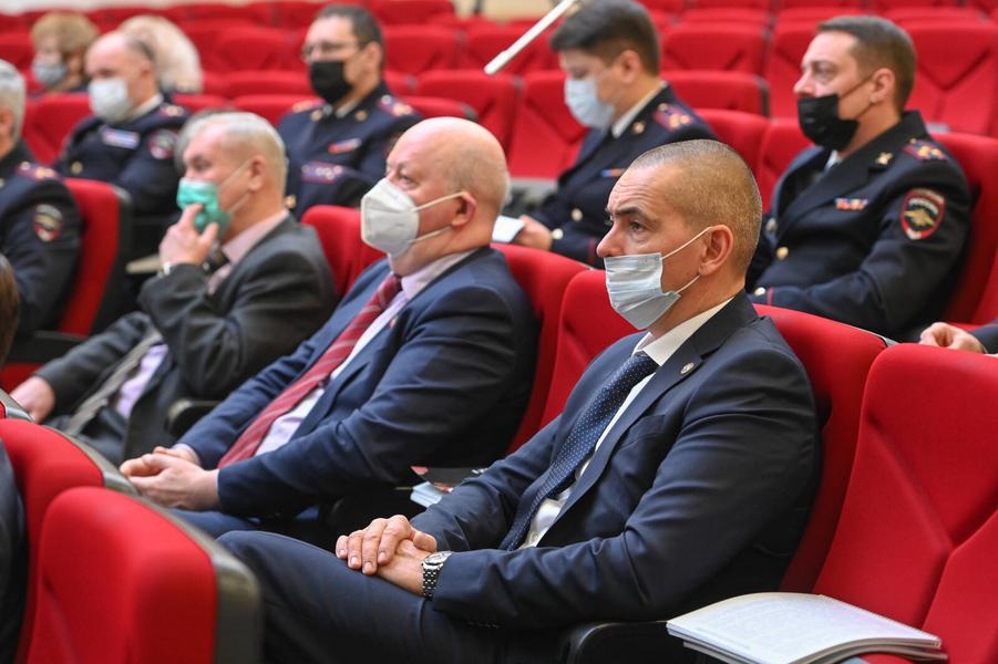 Минниханов о работе МВД в пандемию: Татарстанские полицейские действовали грамотно, чётко, без сбоев