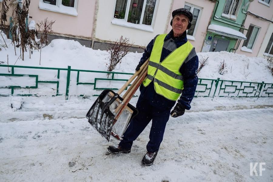 Метшину не до песен: Пока дворники и снегоуборщики массово болеют, Казань переживает снежный потоп