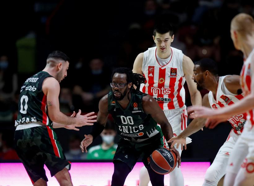 УНИКС не воспользовался осечками соперников и проиграл в домашнем матче Евролиги УНИКС не воспользовался осечками соперников и проиграл в домашнем матче Евролиги