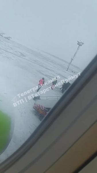 В аэропорту Домодедово неадекват устроил полуголый марафон перед вылетом в Казань
