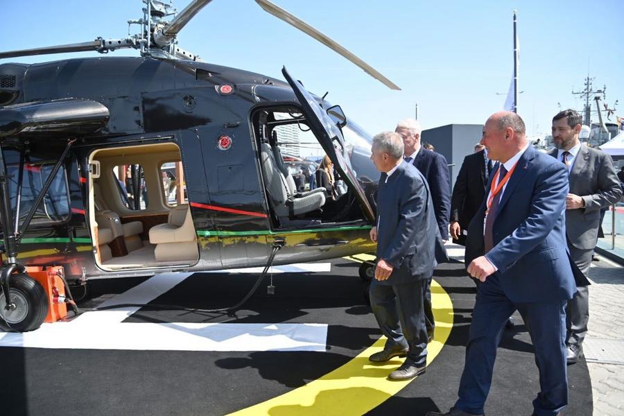 Минниханов поучаствовал  в открытии Международной выставки IDEX-2023 в Абу-Даби