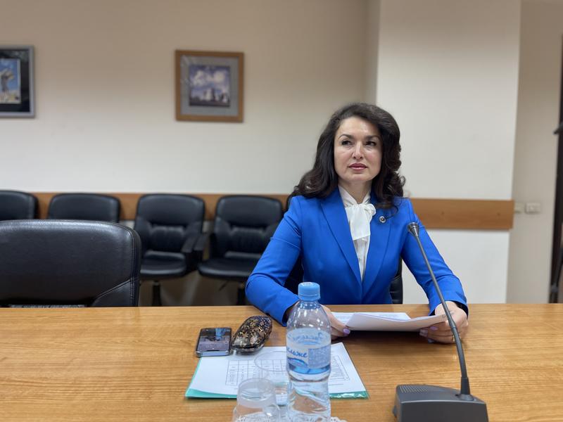 Гослинг не умер в конце «Драйва» - он перебрался в Набережные Челны