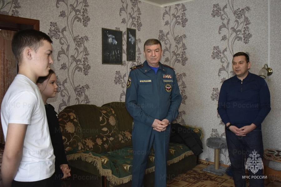Начальник ГУ МЧС России по Татарстану Хабибуллин встретился с семьями мобилизованных