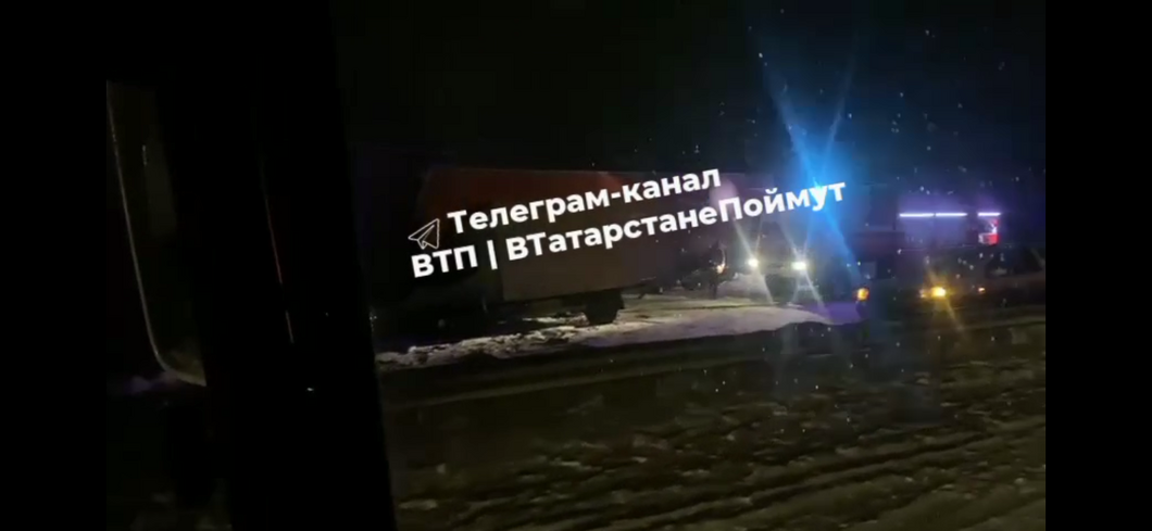 На трассе М-7 под Елабугой авария трех фур спровоцировала пробку: есть пострадавшие