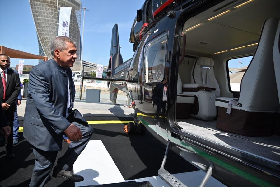 Минниханов поучаствовал  в открытии Международной выставки IDEX-2023 в Абу-Даби