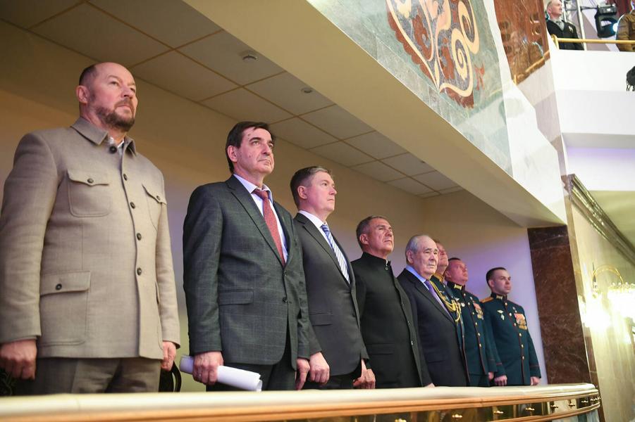 «В этот день с особой силой ощущается непрерывная связь поколений» «В этот день с особой силой ощущается непрерывная связь поколений»