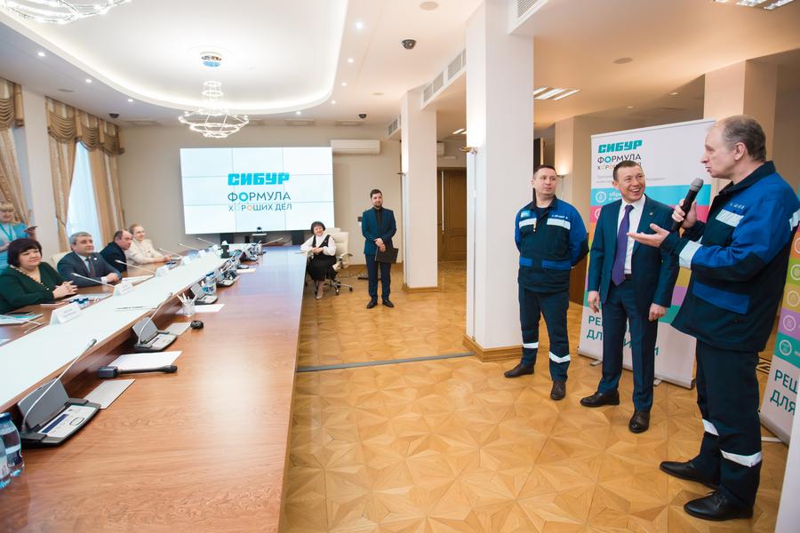 В Нижнекамске СИБУР наградил победителей конкурса социально значимых проектов В Нижнекамске СИБУР наградил победителей конкурса социально значимых проектов