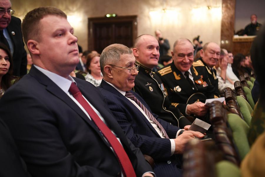 «В этот день с особой силой ощущается непрерывная связь поколений» «В этот день с особой силой ощущается непрерывная связь поколений»