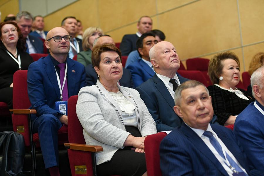 Дефицит кадров, возрождение отечественного станкостроения и бардак в столовых: Какие задачи стоят перед промышленностью Татарстана Дефицит кадров, возрождение отечественного станкостроения и бардак в столовых: Какие задачи стоят перед промышленностью Татарстана