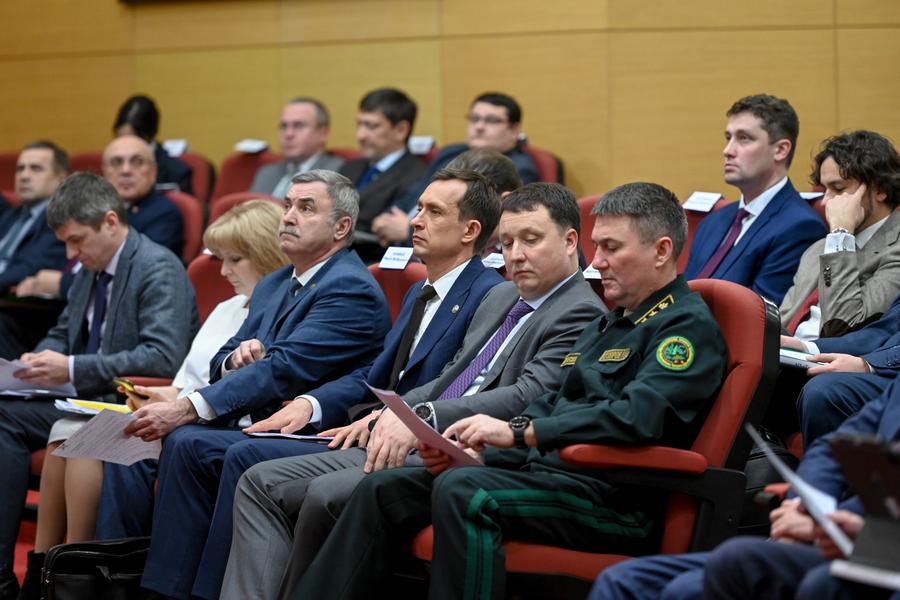 Промышленные тренажеры, оптические тренажеры и перерабатывающий завод «Роснано»: Какие проекты презентовали Рустаму Минниханову