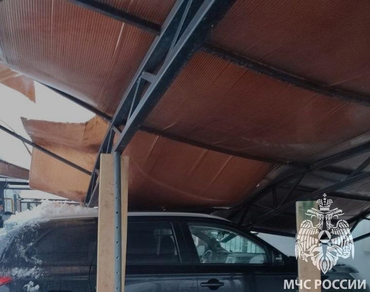 Житель Казани получил ранения из-за обрушившегося от мокрого снега автонавеса