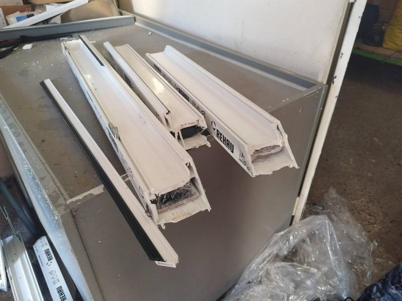 В нижнекамскую колонию пытались в раме пластикового окна провезти телефоны В нижнекамскую колонию пытались в раме пластикового окна провезти телефоны