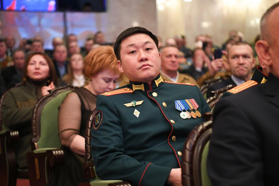 «В этот день с особой силой ощущается непрерывная связь поколений» «В этот день с особой силой ощущается непрерывная связь поколений»